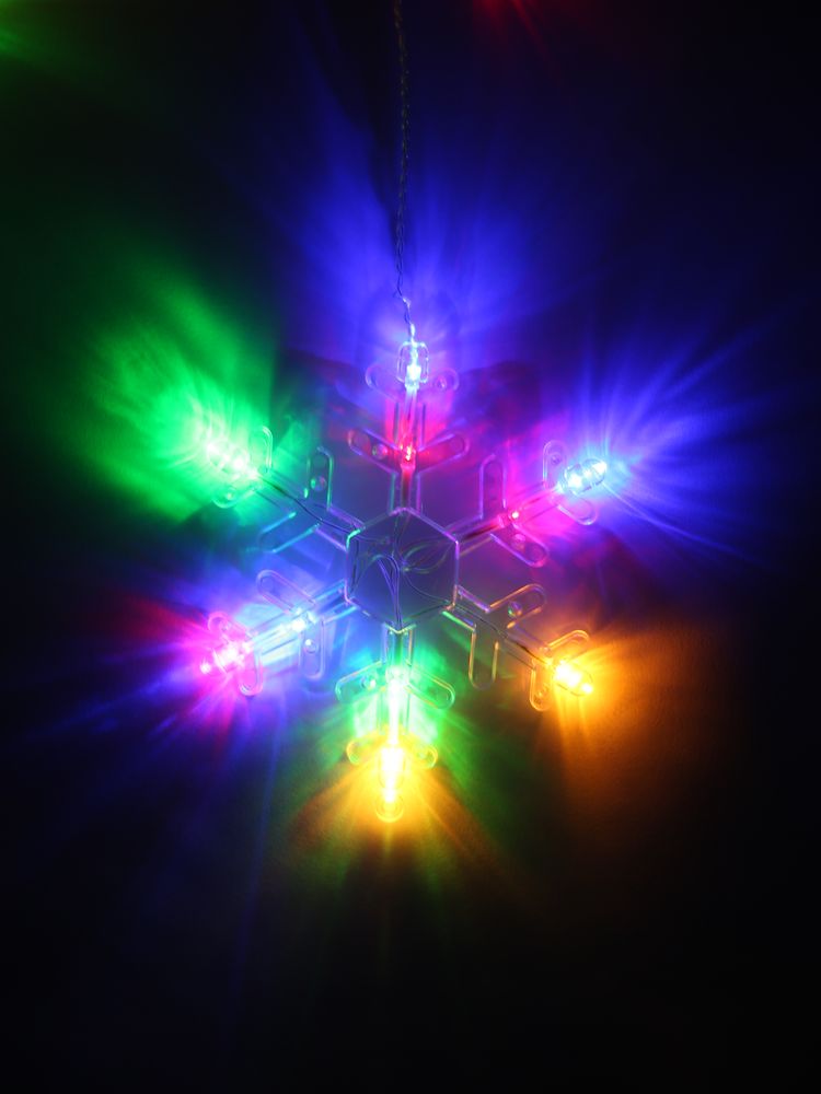 Светодиодная гирлянда "Снежинки и звезды" (12 штук) 6 бол., 6 мал, мультицвет,3м,с переход/30шт
